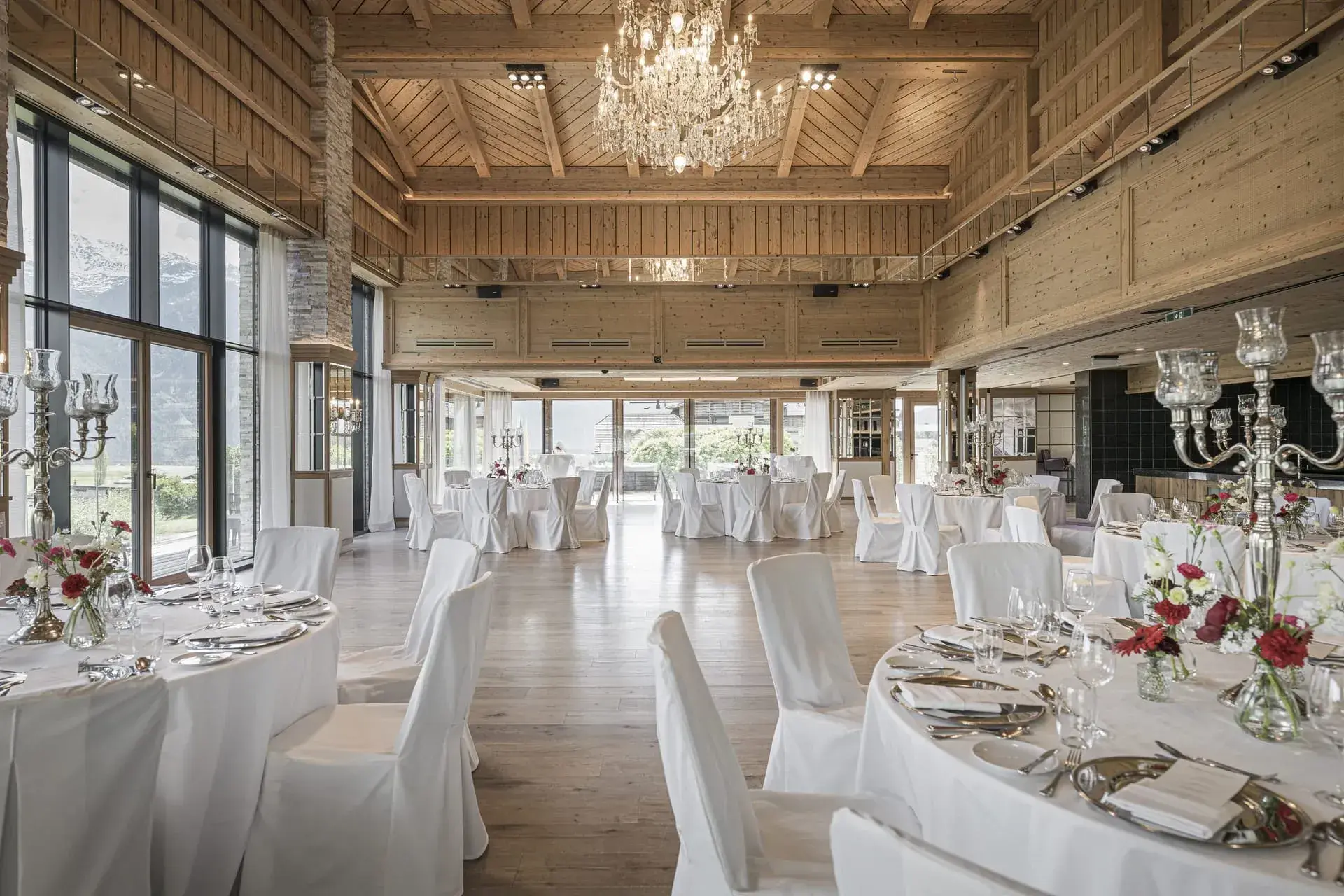 Greenvieh restaurant and event chalet on the Mieming plateau in Tyrol