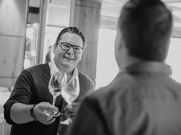 Ein entspannter Austausch beim Aperitif